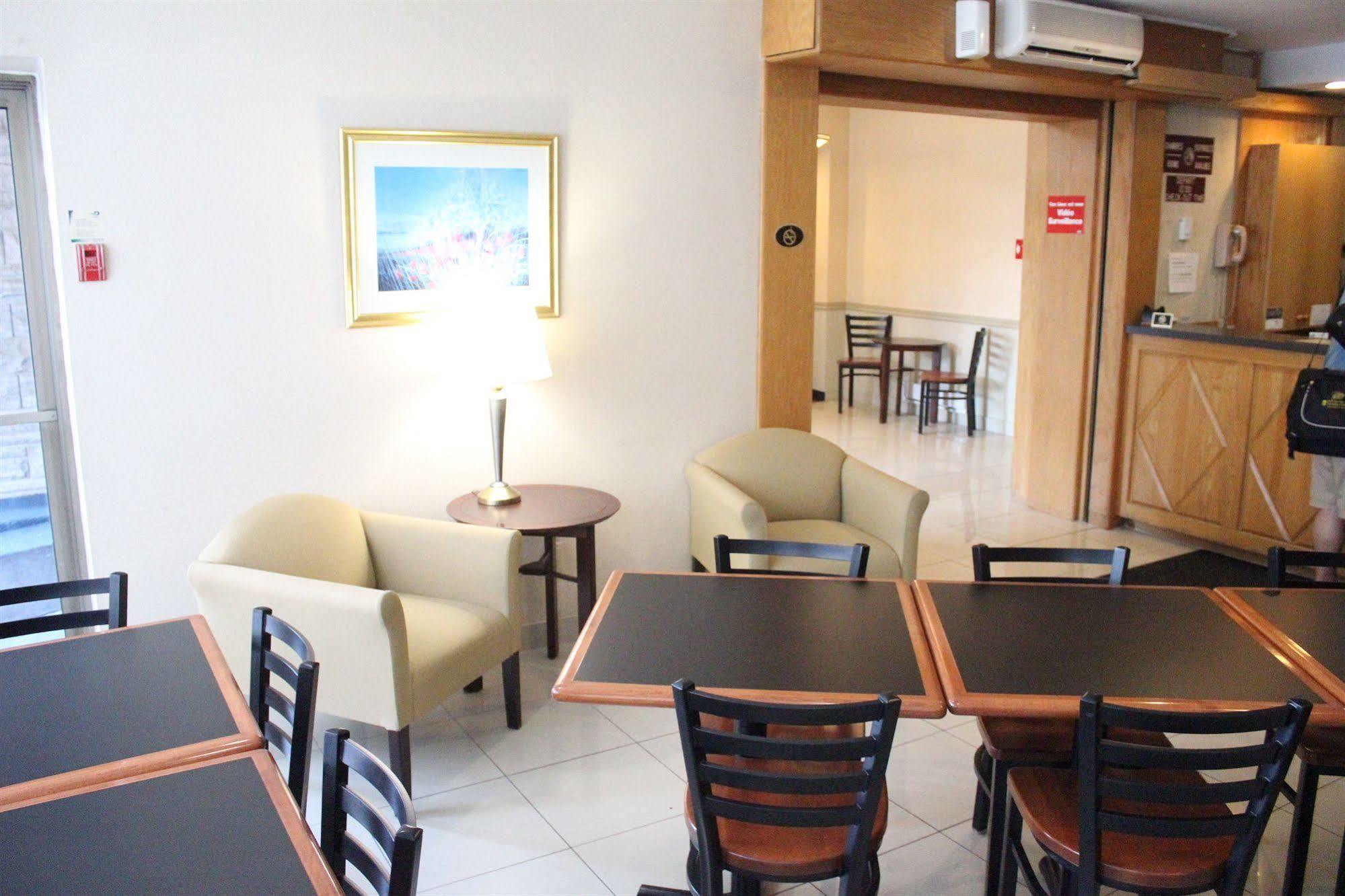 Hotel Des Arts 2*